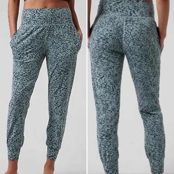 Athleta Salutation Jogger - Picture 1 of 6
